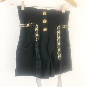 Ponny Tail High Waisted Button Black shorts Size L